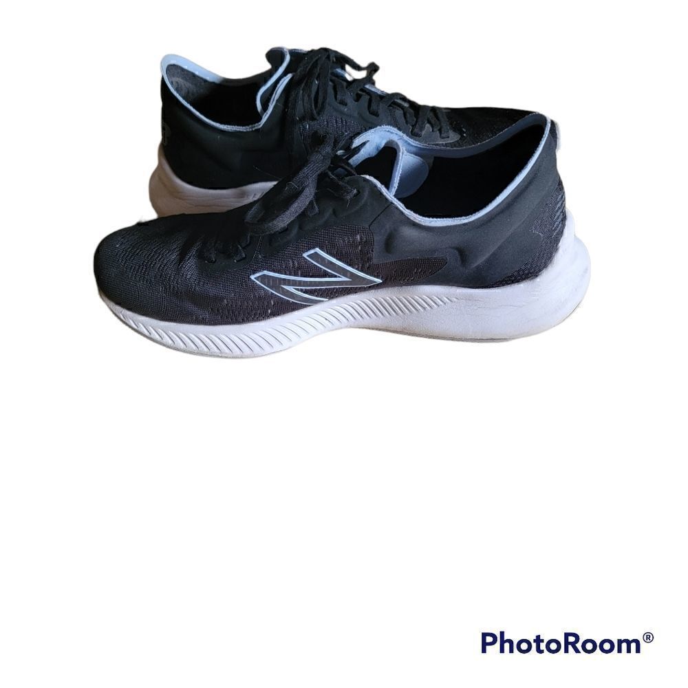 New Balance Performance Running Shoe. Size 9. - Picture 5 of 12